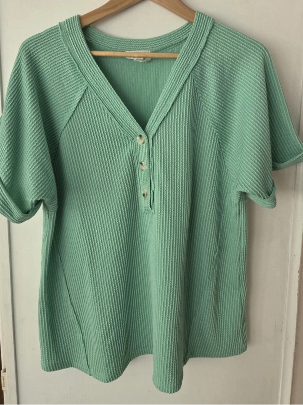 ANDREE BY UNIT Mint Green Ribbed Henley Short Sleeve Top